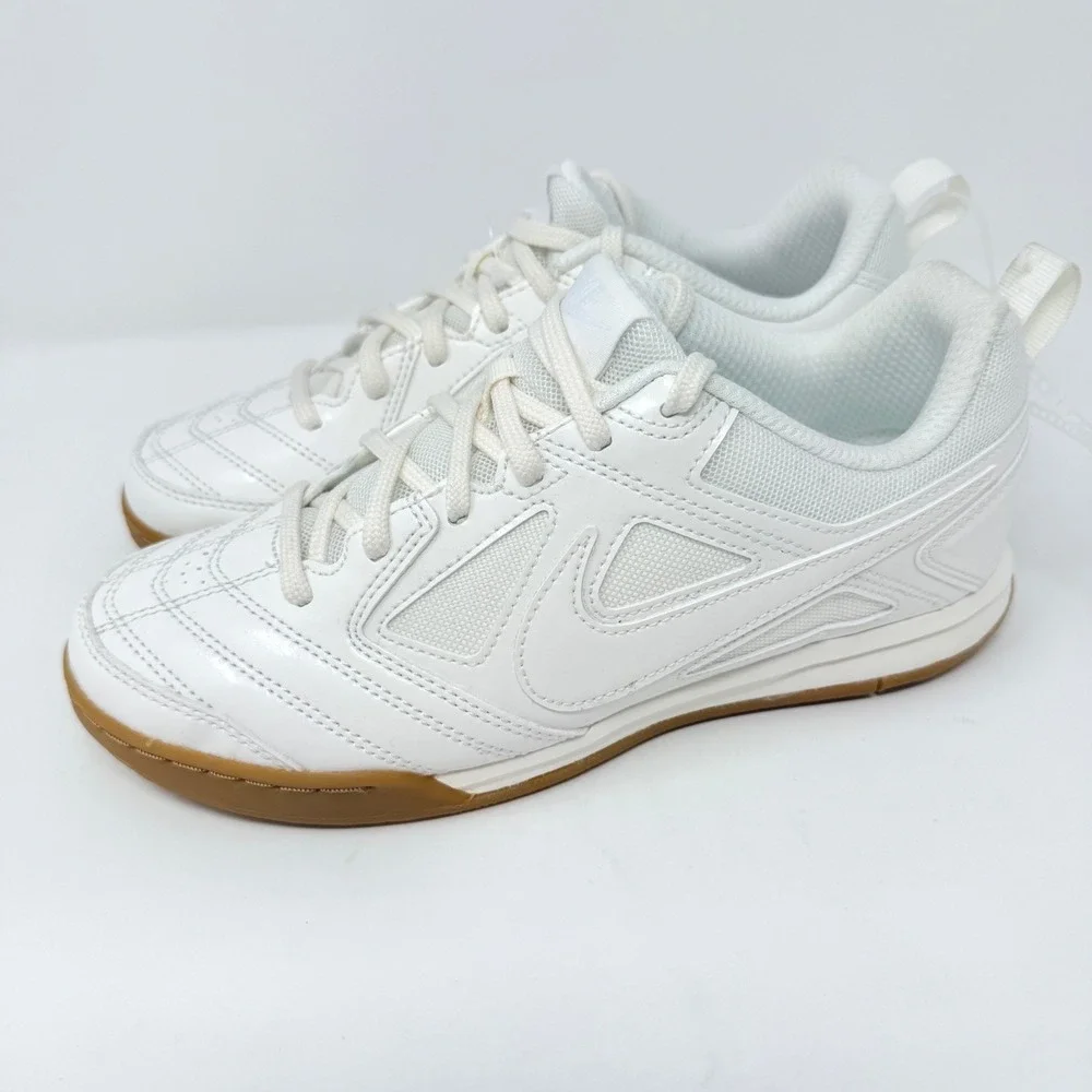Nike Jr Bravata II IC Kids Size 4Y Indoor Soccer Shoes White Gum 117084-100 NEW